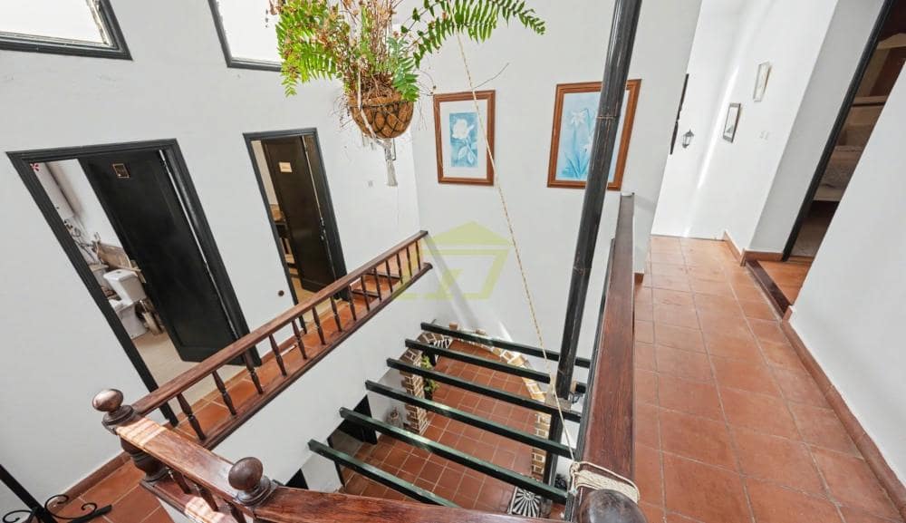 7 bedroom Villa for sale in Teguise - € 775,000 (Ref: 9883970)