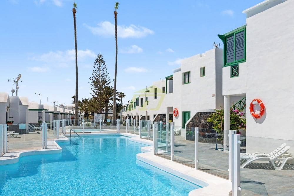 1 bedroom Apartment for sale in Puerto del Carmen with pool - € 229,000 (Ref: 9883971)