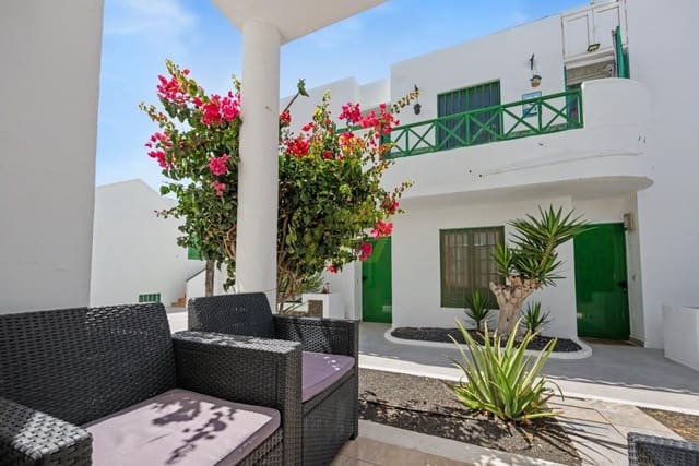 1 chambre Appartement à vendre à Puerto del Carmen, Tías avec piscine - 229 000 € (Ref: 9883971)