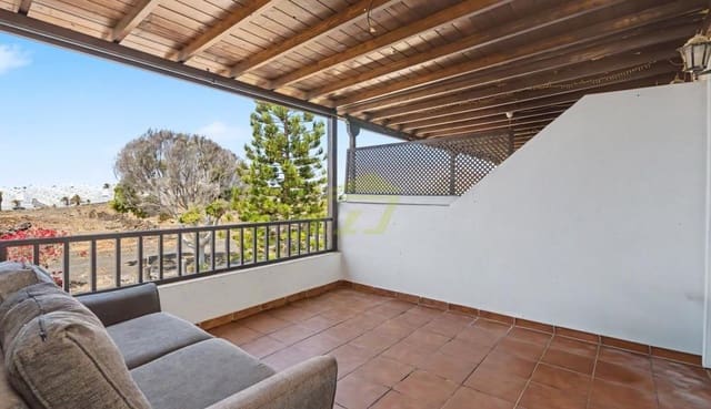 3 soverom Villa til salgs i Costa Teguise, Teguise med svømmebasseng - € 385 000 (Ref: 9883972)