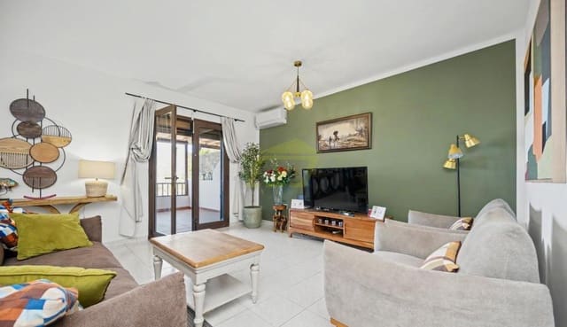 3 soverom Villa til salgs i Costa Teguise, Teguise med svømmebasseng - € 385 000 (Ref: 9883972)