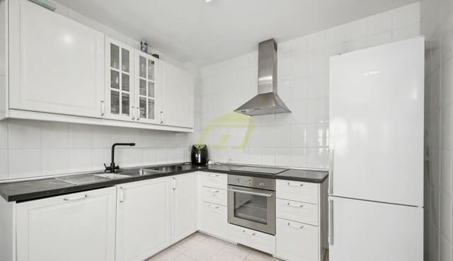 3 soverom Villa til salgs i Costa Teguise, Teguise med svømmebasseng - € 385 000 (Ref: 9883972)