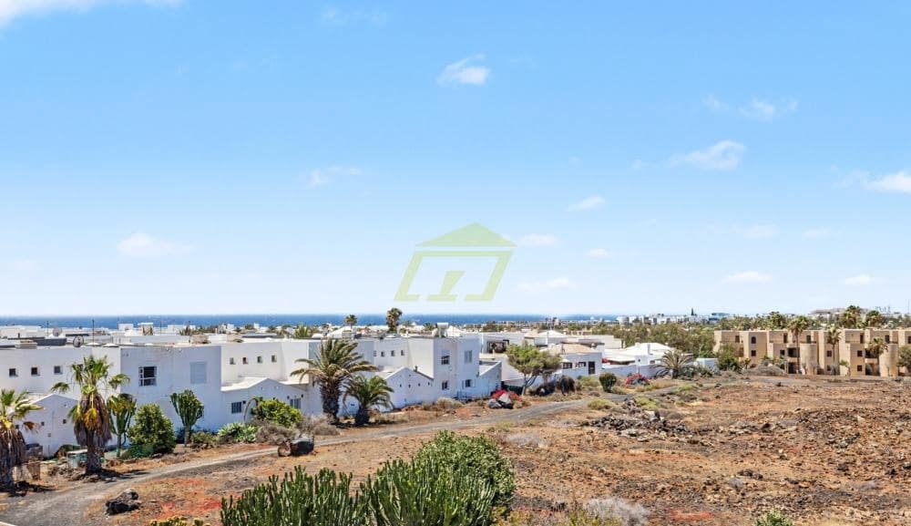 3 soverom Villa til salgs i Costa Teguise med svømmebasseng - € 385 000 (Ref: 9883972)