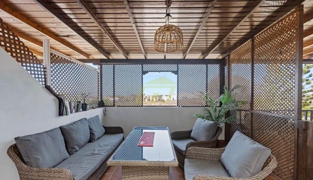 3 soverom Villa til salgs i Costa Teguise, Teguise med svømmebasseng - € 385 000 (Ref: 9883972)