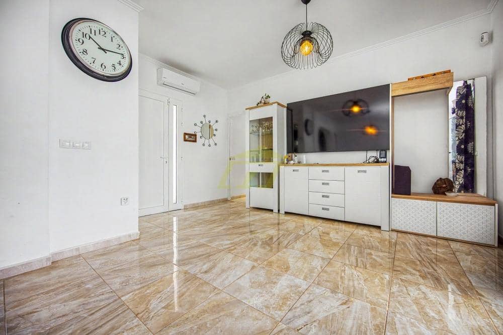 5 sovrum Villa till salu i Playa Blanca med pool - 449 000 € (Ref: 9889694)