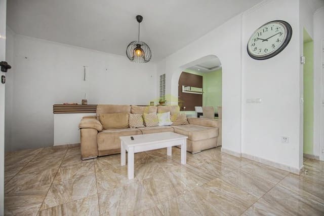 5 sovrum Villa till salu i Playa Blanca, Yaiza med pool - 449 000 € (Ref: 9889694)