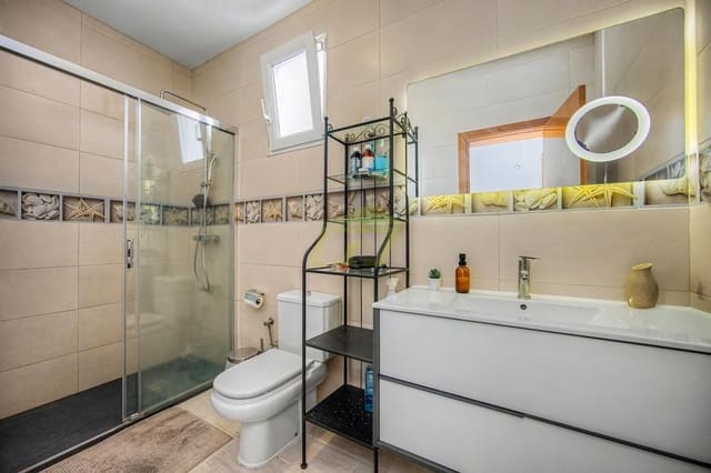 5 sovrum Villa till salu i Playa Blanca, Yaiza med pool - 449 000 € (Ref: 9889694)