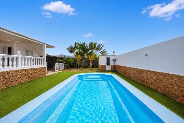 5 sovrum Villa till salu i Playa Blanca, Yaiza med pool - 449 000 € (Ref: 9889694)