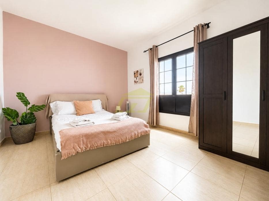 3 slaapkamer Villa te koop in Costa Teguise met zwembad garage - € 420.000 (Ref: 9891555)