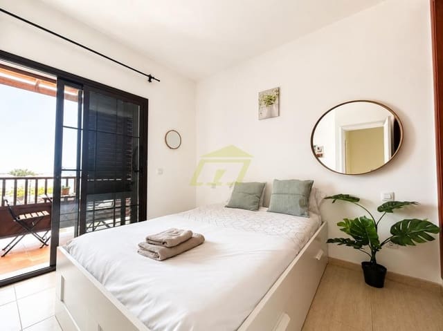 3 sypialnia Willa na sprzedaż w Costa Teguise, Teguise z basenem garażem - 420 000 € (Ref: 9891555)