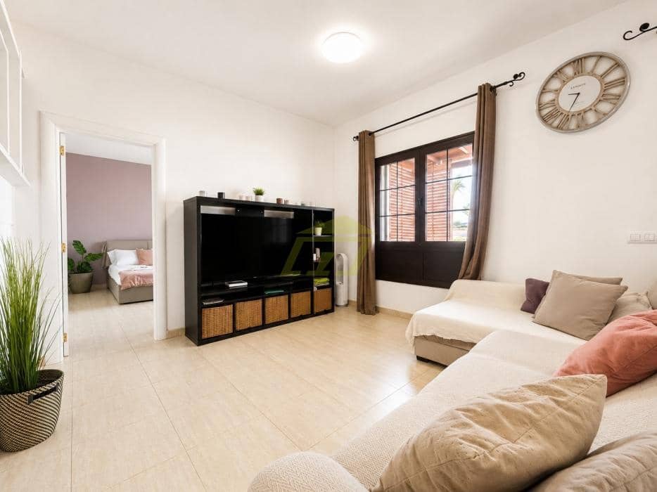 3 slaapkamer Villa te koop in Costa Teguise met zwembad garage - € 420.000 (Ref: 9891555)
