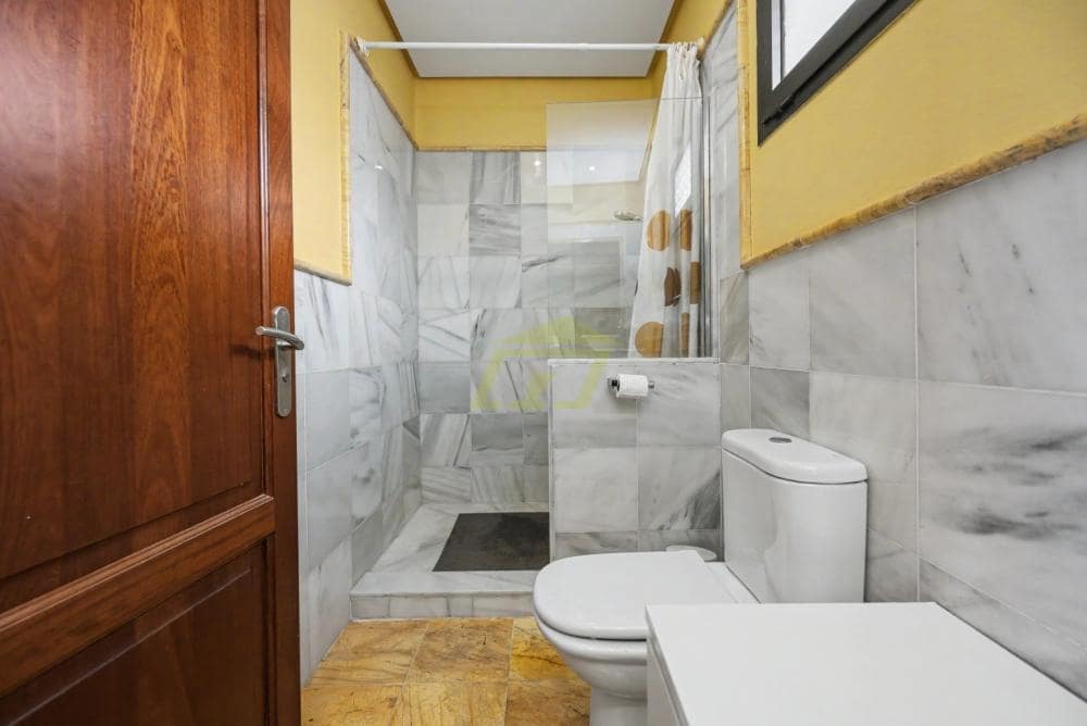 Chalet de 2 habitaciones en Playa Blanca en venta con piscina - 475.000 € (Ref: 9893663)