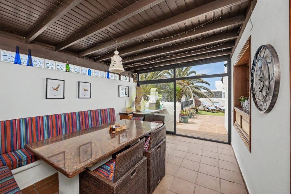 Chalet de 2 habitaciones en Playa Blanca en venta con piscina - 475.000 € (Ref: 9893663)
