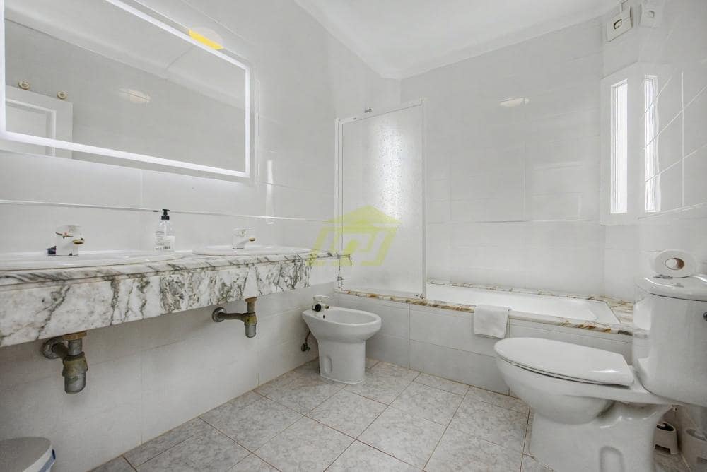 2 quarto Moradia para venda em Puerto del Carmen com piscina garagem - 549 000 € (Ref: 9906733)