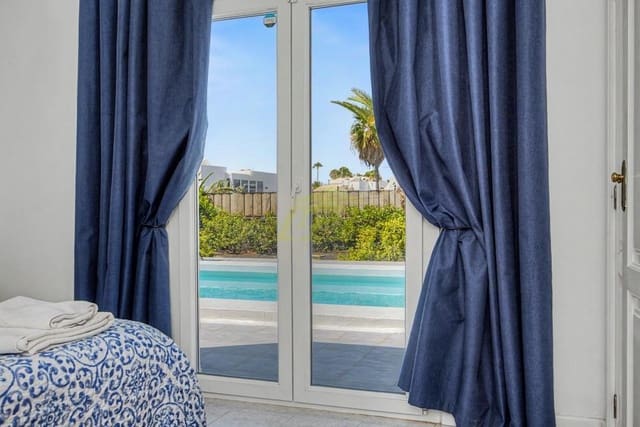Chalet de 2 habitaciones en Puerto del Carmen, Tías en venta con piscina garaje - 549.000 € (Ref: 9906733)