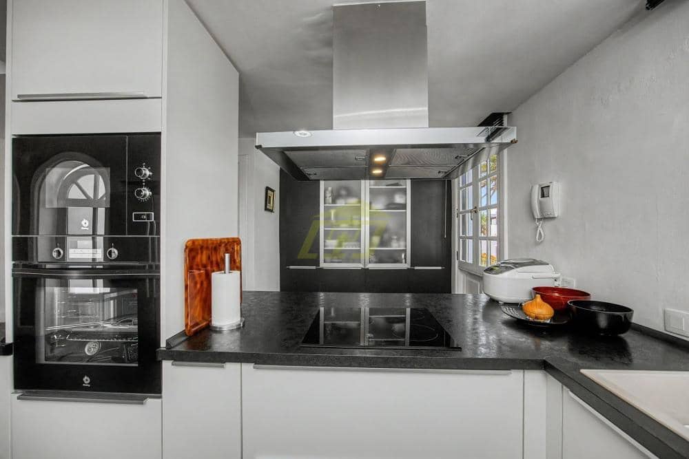 4 quarto Moradia para venda em Costa Teguise com piscina garagem - 879 000 € (Ref: 9912434)