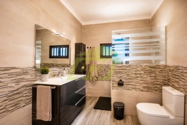 4 Zimmer Villa zu verkaufen in Masdache, Tías mit Pool - 615.000 € (Ref: 9915167)
