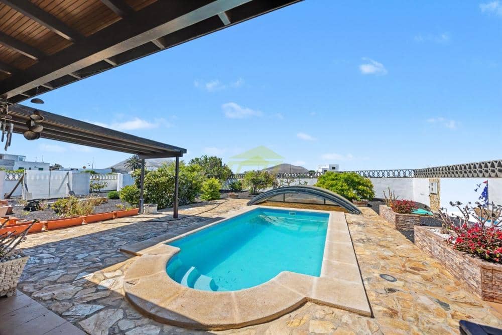 4 Zimmer Villa zu verkaufen in Masdache mit Pool - 615.000 € (Ref: 9915167)