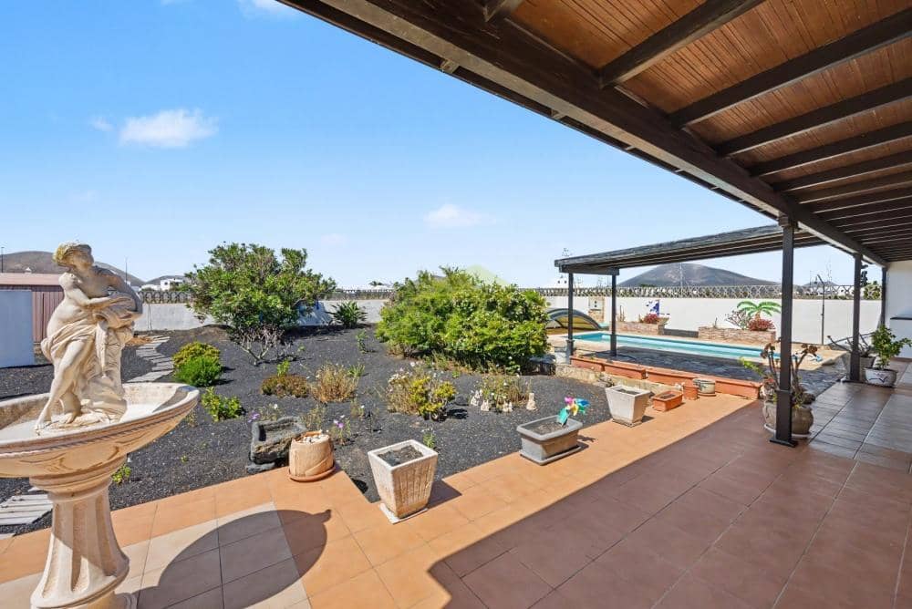 4 Zimmer Villa zu verkaufen in Masdache mit Pool - 615.000 € (Ref: 9915167)