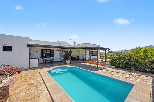 4 Zimmer Villa zu verkaufen in Masdache, Tías mit Pool - 615.000 € (Ref: 9915167)