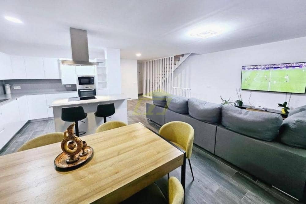 4 camera da letto Villa in vendita in Puerto del Carmen con piscina garage - 630.000 € (Rif: 9915168)