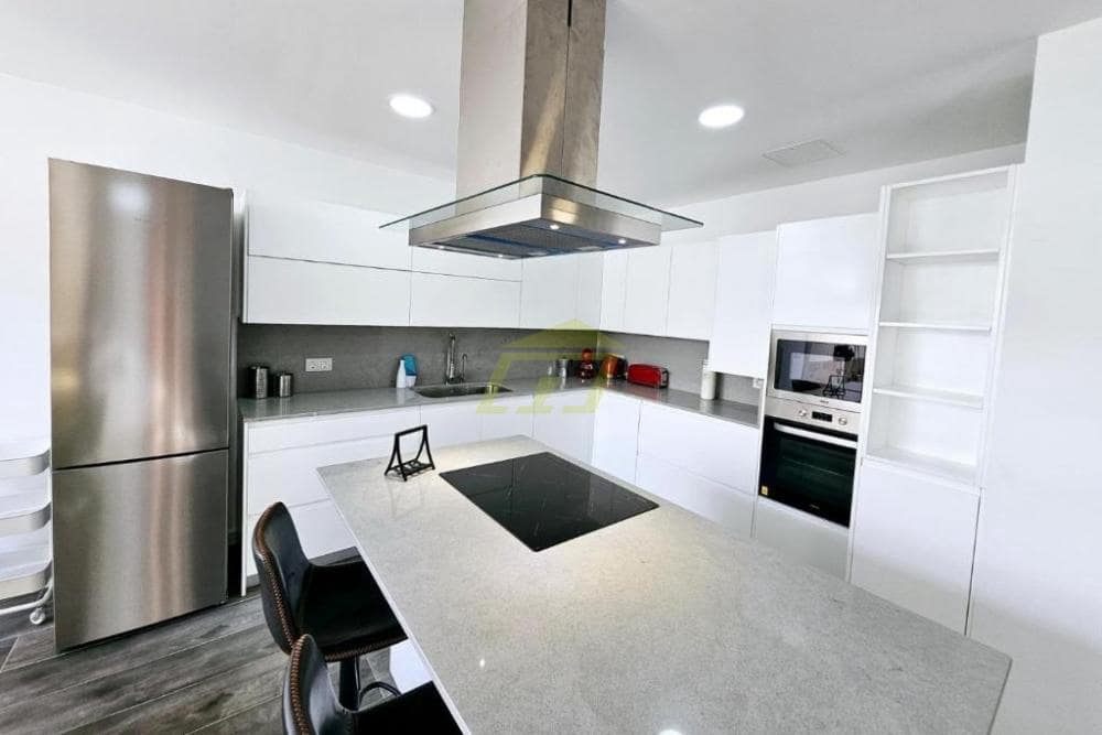 4 camera da letto Villa in vendita in Puerto del Carmen con piscina garage - 630.000 € (Rif: 9915168)