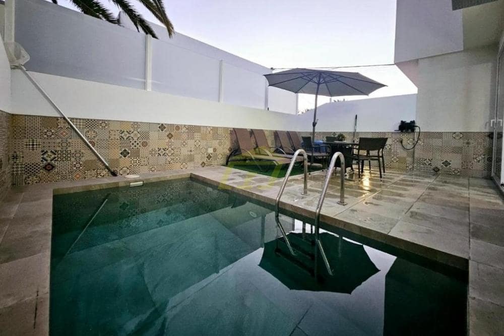 4 camera da letto Villa in vendita in Puerto del Carmen con piscina garage - 630.000 € (Rif: 9915168)