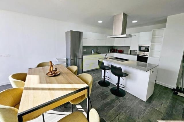 4 camera da letto Villa in vendita in Puerto del Carmen, Tías con piscina garage - 630.000 € (Rif: 9915168)