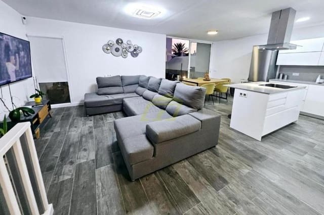 4 camera da letto Villa in vendita in Puerto del Carmen, Tías con piscina garage - 630.000 € (Rif: 9915168)
