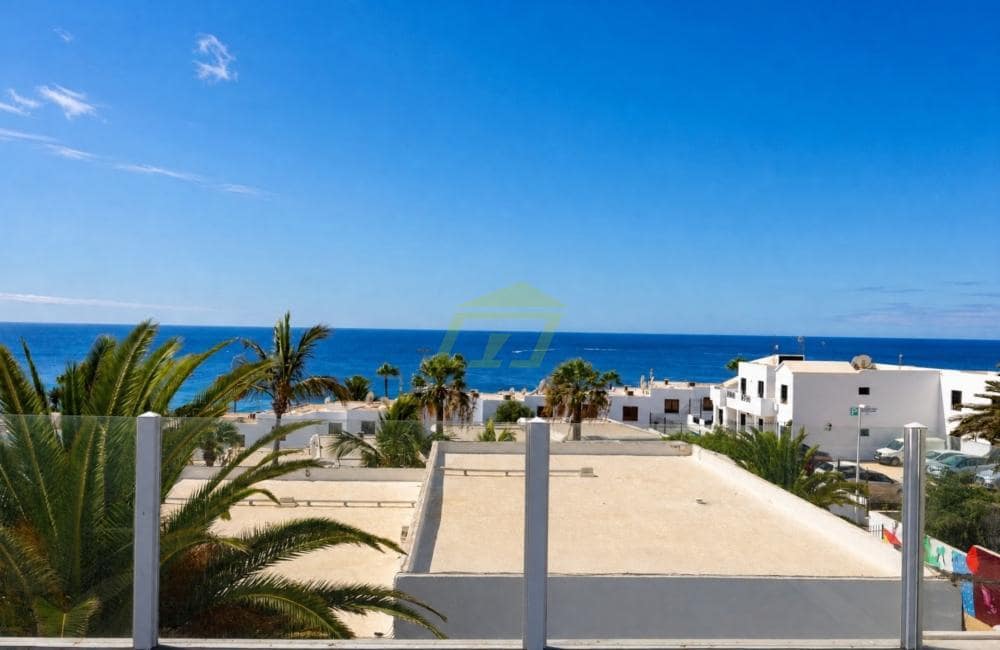 4 sovrum Villa till salu i Puerto del Carmen med pool garage - 630 000 € (Ref: 9915168)