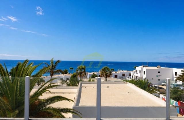 4 makuuhuone Huvila myytävänä paikassa Puerto del Carmen, Tías mukana uima-altaan 
autotalli - 630 000 € (Ref: 9915168)