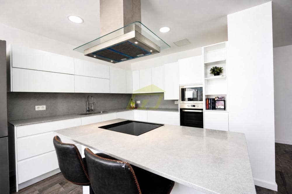 4 sovrum Villa till salu i Puerto del Carmen med pool garage - 630 000 € (Ref: 9915168)