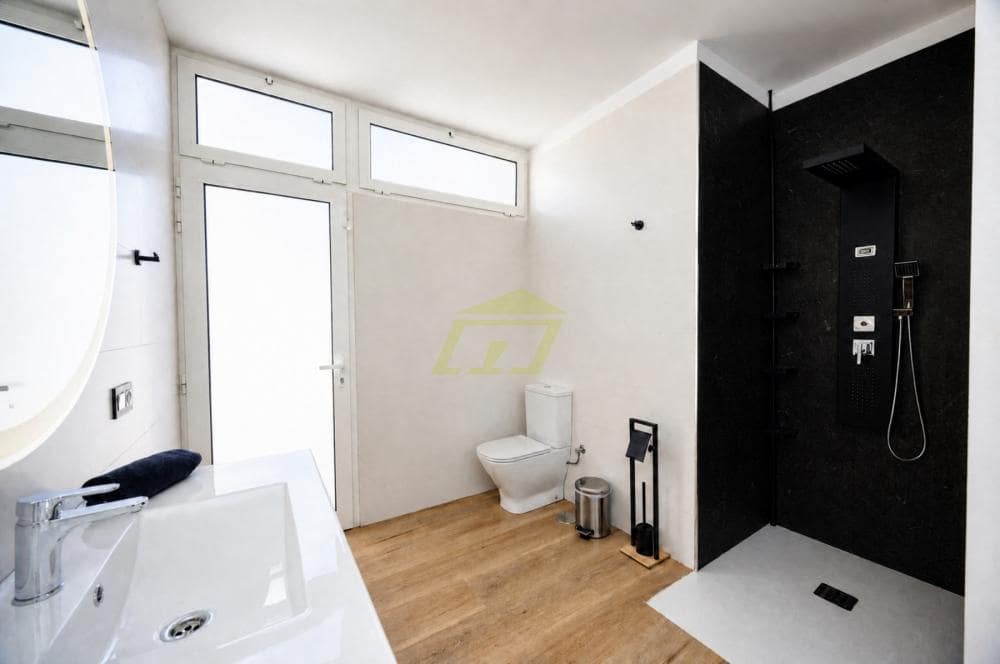 4 sovrum Villa till salu i Puerto del Carmen med pool garage - 630 000 € (Ref: 9915168)