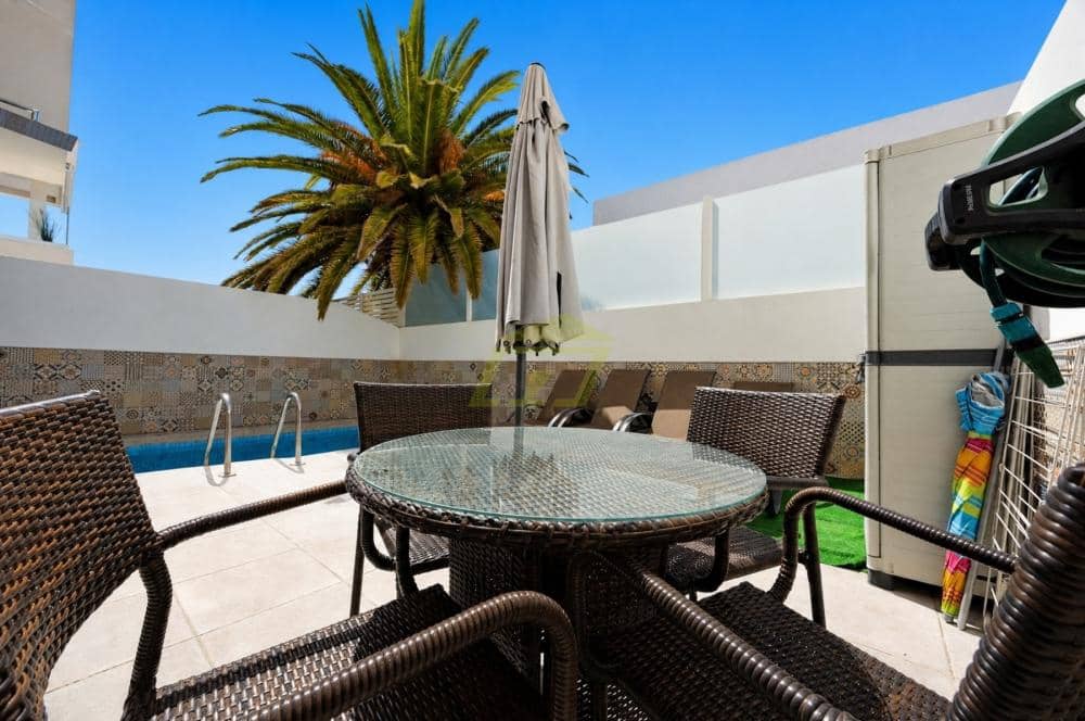 4 sovrum Villa till salu i Puerto del Carmen med pool garage - 630 000 € (Ref: 9915168)