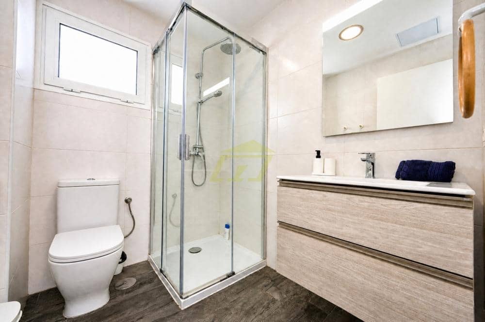 4 sovrum Villa till salu i Puerto del Carmen med pool garage - 630 000 € (Ref: 9915168)