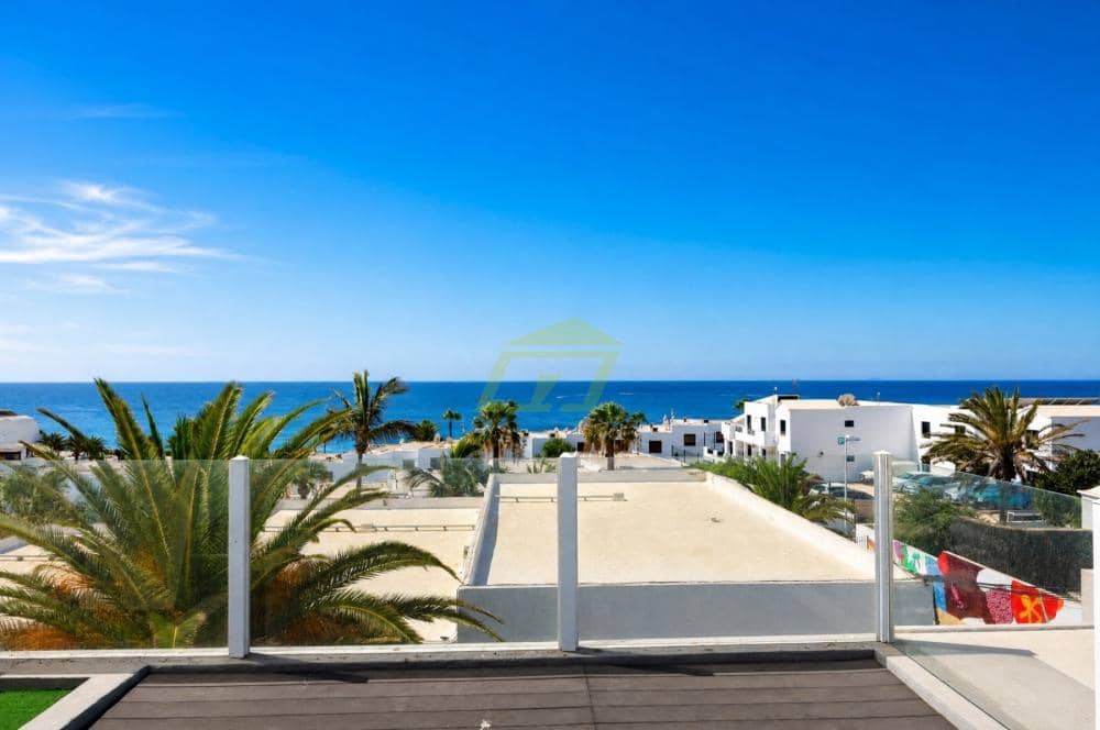 4 sovrum Villa till salu i Puerto del Carmen med pool garage - 630 000 € (Ref: 9915168)