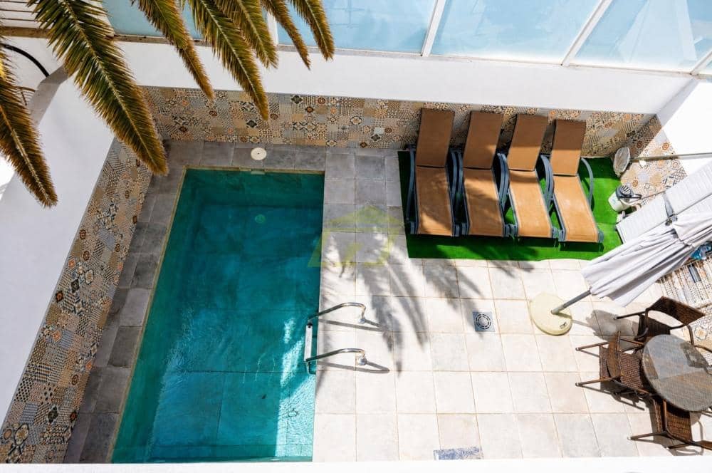 4 sovrum Villa till salu i Puerto del Carmen med pool garage - 630 000 € (Ref: 9915168)