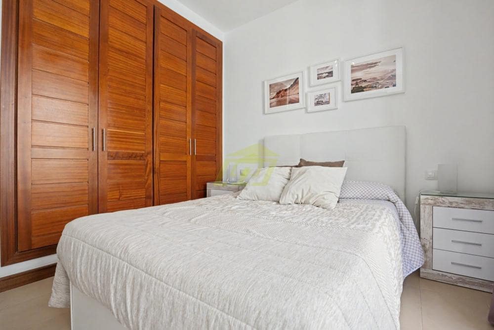 2 bedroom Villa for sale in Puerto Calero with pool garage - € 365,000 (Ref: 9923172)