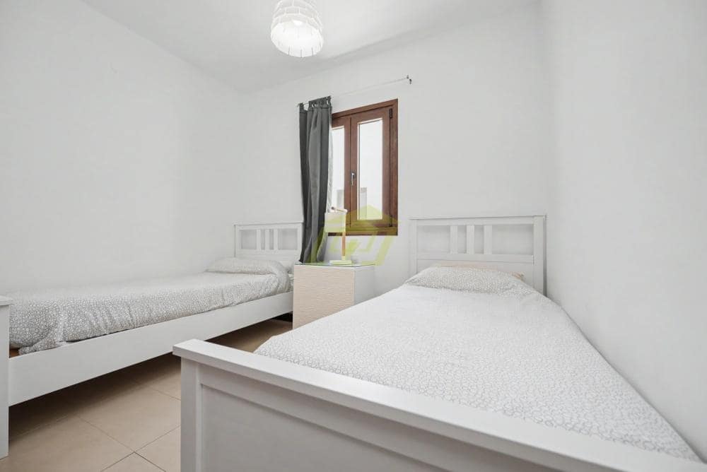 2 bedroom Villa for sale in Puerto Calero with pool garage - € 365,000 (Ref: 9923172)