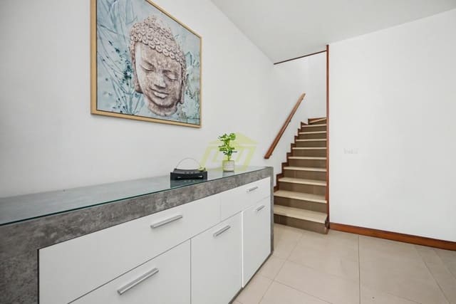2 sypialnia Willa na sprzedaż w Puerto Calero, Yaiza z basenem garażem - 365 000 € (Ref: 9923172)