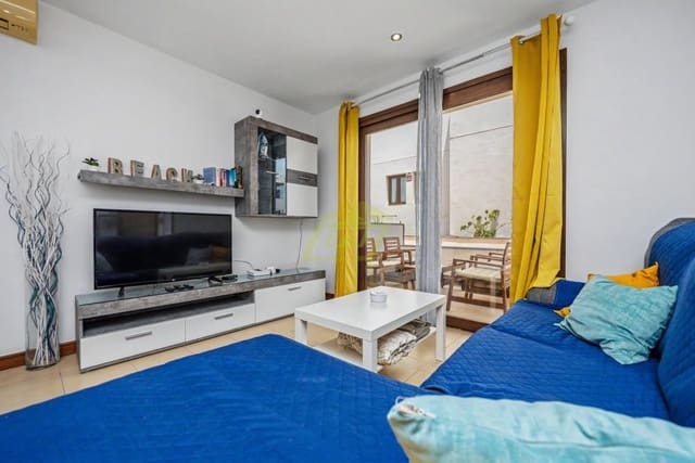 2 sypialnia Willa na sprzedaż w Puerto Calero, Yaiza z basenem garażem - 365 000 € (Ref: 9923172)