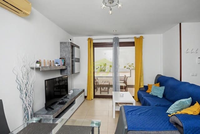 2 sypialnia Willa na sprzedaż w Puerto Calero, Yaiza z basenem garażem - 365 000 € (Ref: 9923172)