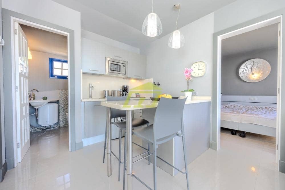 1 bedroom Apartment for sale in Puerto del Carmen with pool - € 220,000 (Ref: 9926672)