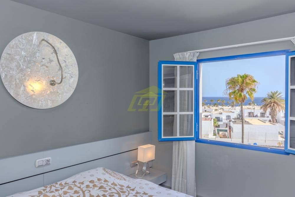 1 bedroom Apartment for sale in Puerto del Carmen with pool - € 220,000 (Ref: 9926672)