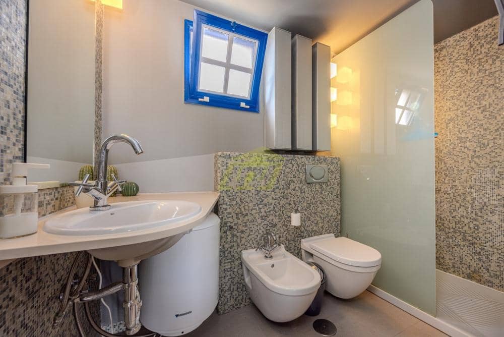 1 bedroom Apartment for sale in Puerto del Carmen with pool - € 220,000 (Ref: 9926672)