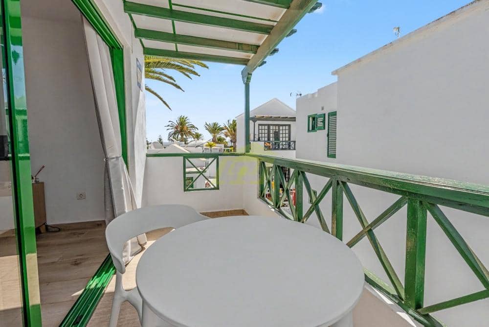 1 quarto Apartamento para venda em Puerto del Carmen com piscina - 220 000 € (Ref: 9928667)