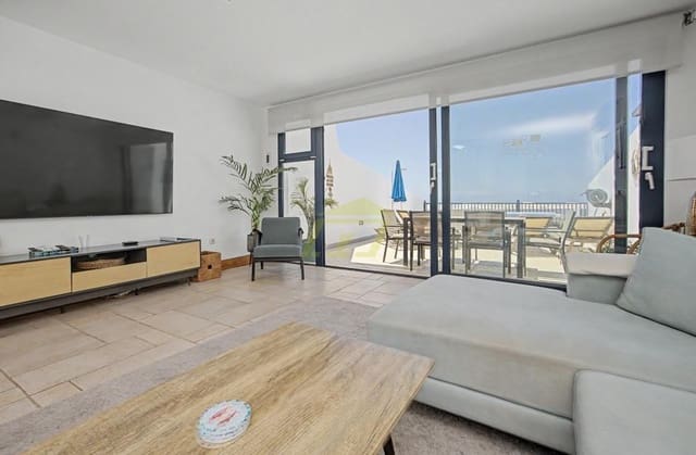 3 sypialnia Willa na sprzedaż w Puerto Calero, Yaiza z basenem - 695 000 € (Ref: 9928668)