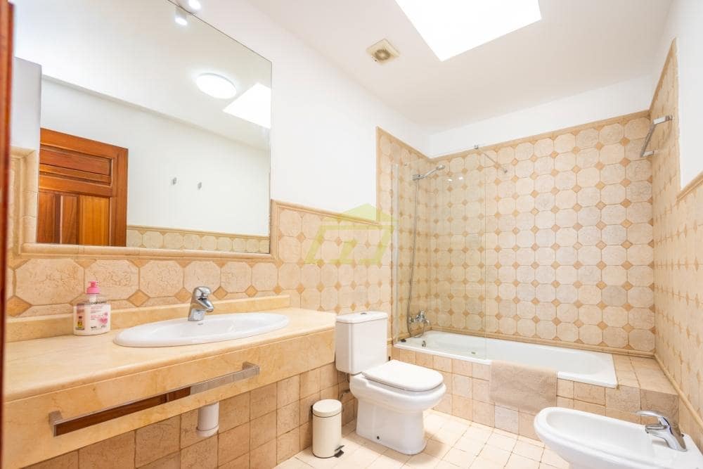 3 bedroom Villa for sale in Puerto Calero with pool - € 695,000 (Ref: 9928668)
