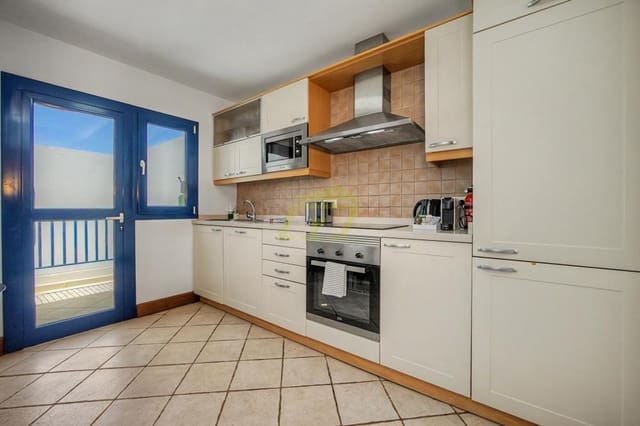 3 sypialnia Willa na sprzedaż w Puerto Calero, Yaiza z basenem - 695 000 € (Ref: 9928668)