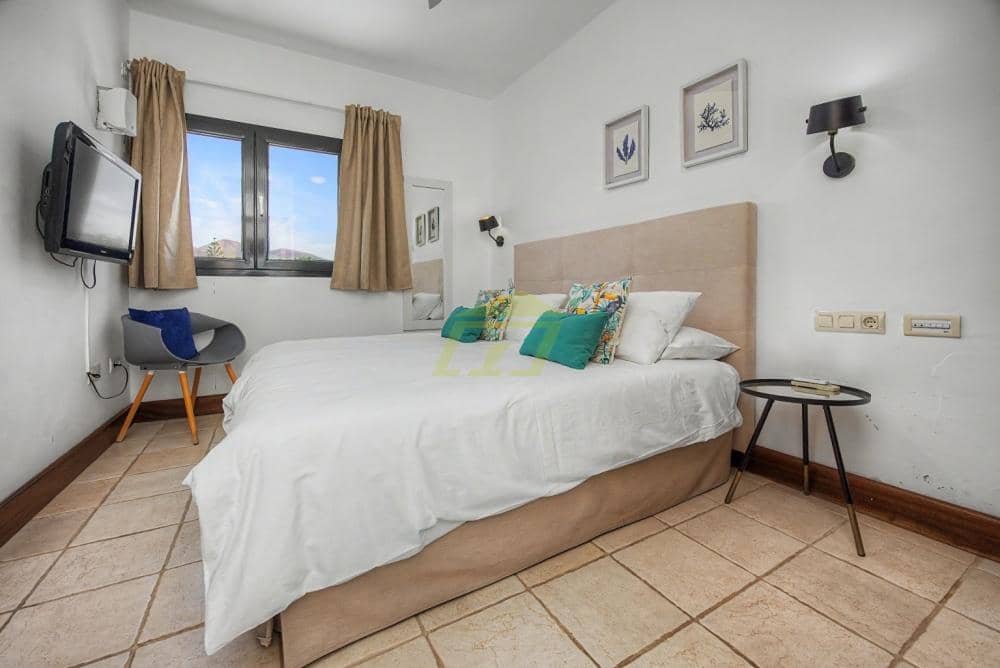 3 bedroom Villa for sale in Puerto Calero with pool - € 695,000 (Ref: 9928668)